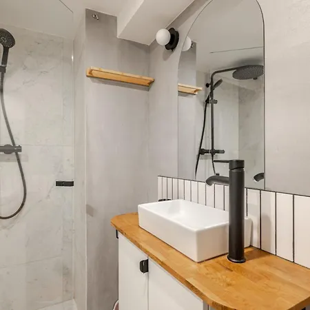 Lejlighed Stylish Duplex In Vibrant Center *